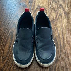 Excellent condition size 5 blue boy dress shoes